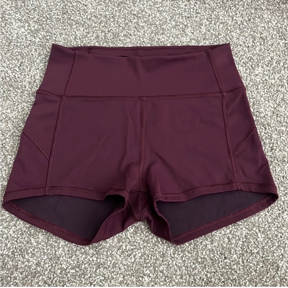 NWOT Lululemon In Movement short *everlux 2.5